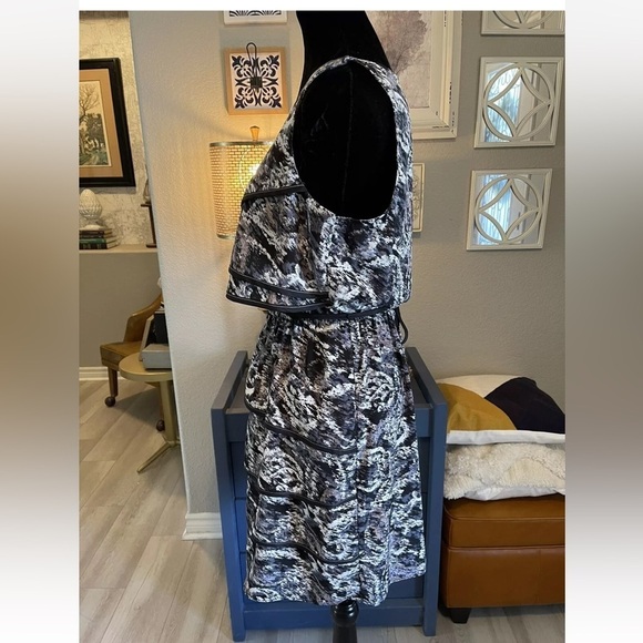 SL Fashions Dress Sz 10 Black Ivory Womens Tiered Sleeveless Party Office Work - Picture 6 of 9